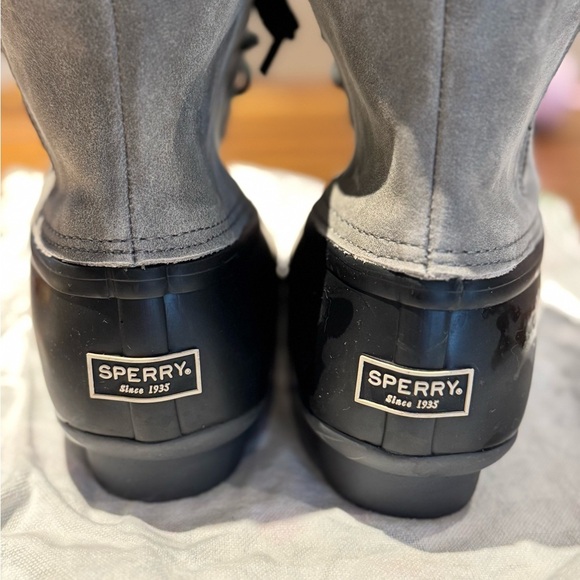 Women SPEERY Boots! - Picture 4 of 5